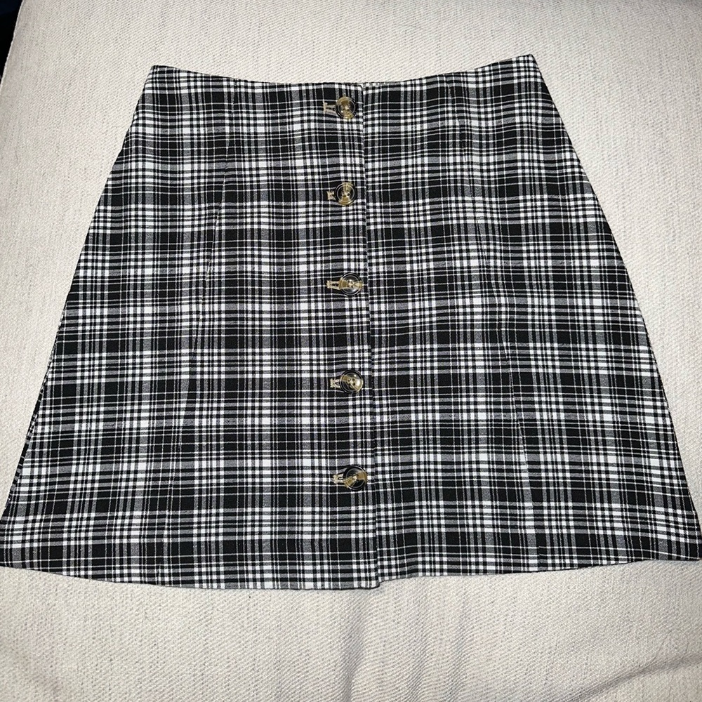 Plaid skirt size 34. runs small. Freak condition worn only twice!